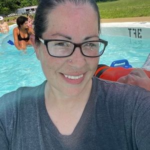 Meet your Posher, Desiree